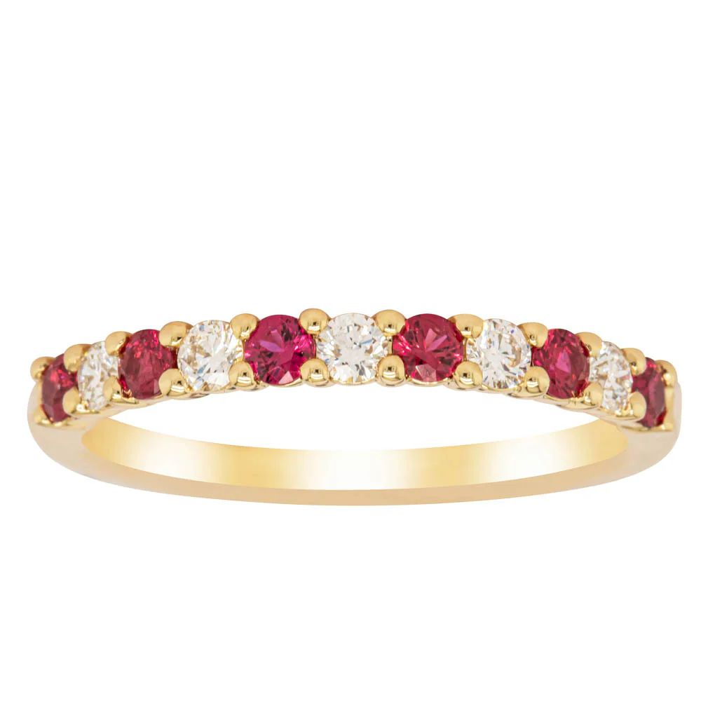 Alliance de mariage Alliance Alexine en or jaune 18 carats avec rubis et diamants en or sertie de diamants — AJS Créations, joaillier à Paris